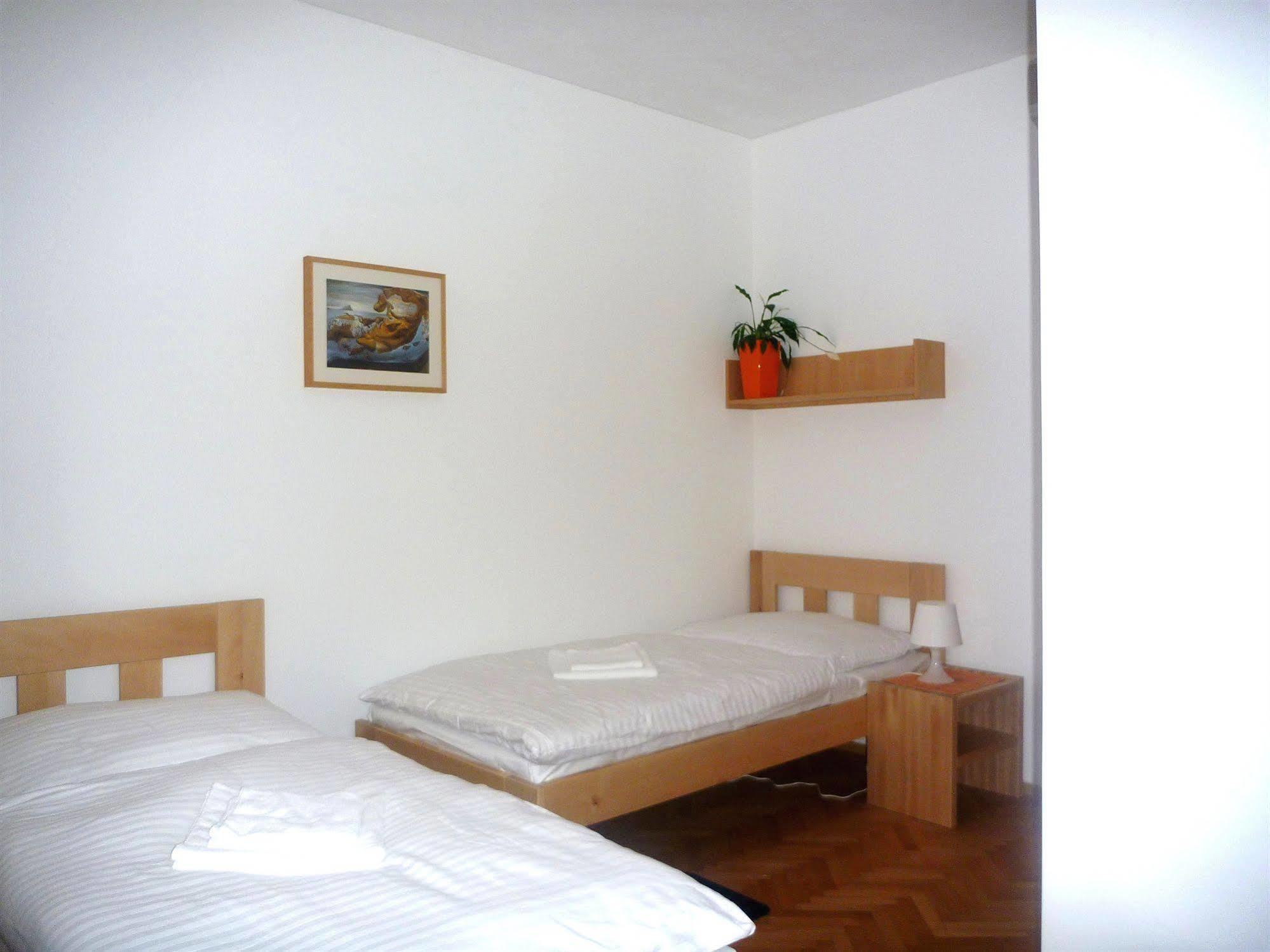 Hotel Garni Rambousek Prague Exterior photo